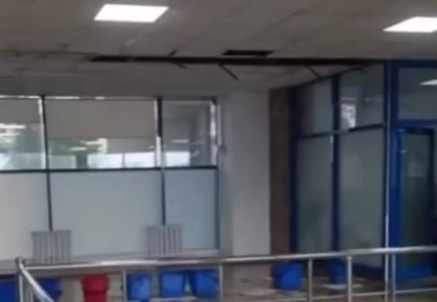 Дожди затопили аэропорт Атырау