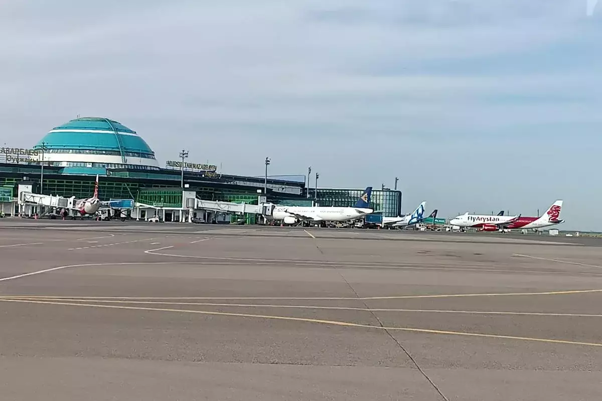 Временно закроют взлетно-посадочную полосу в аэропорту Астаны