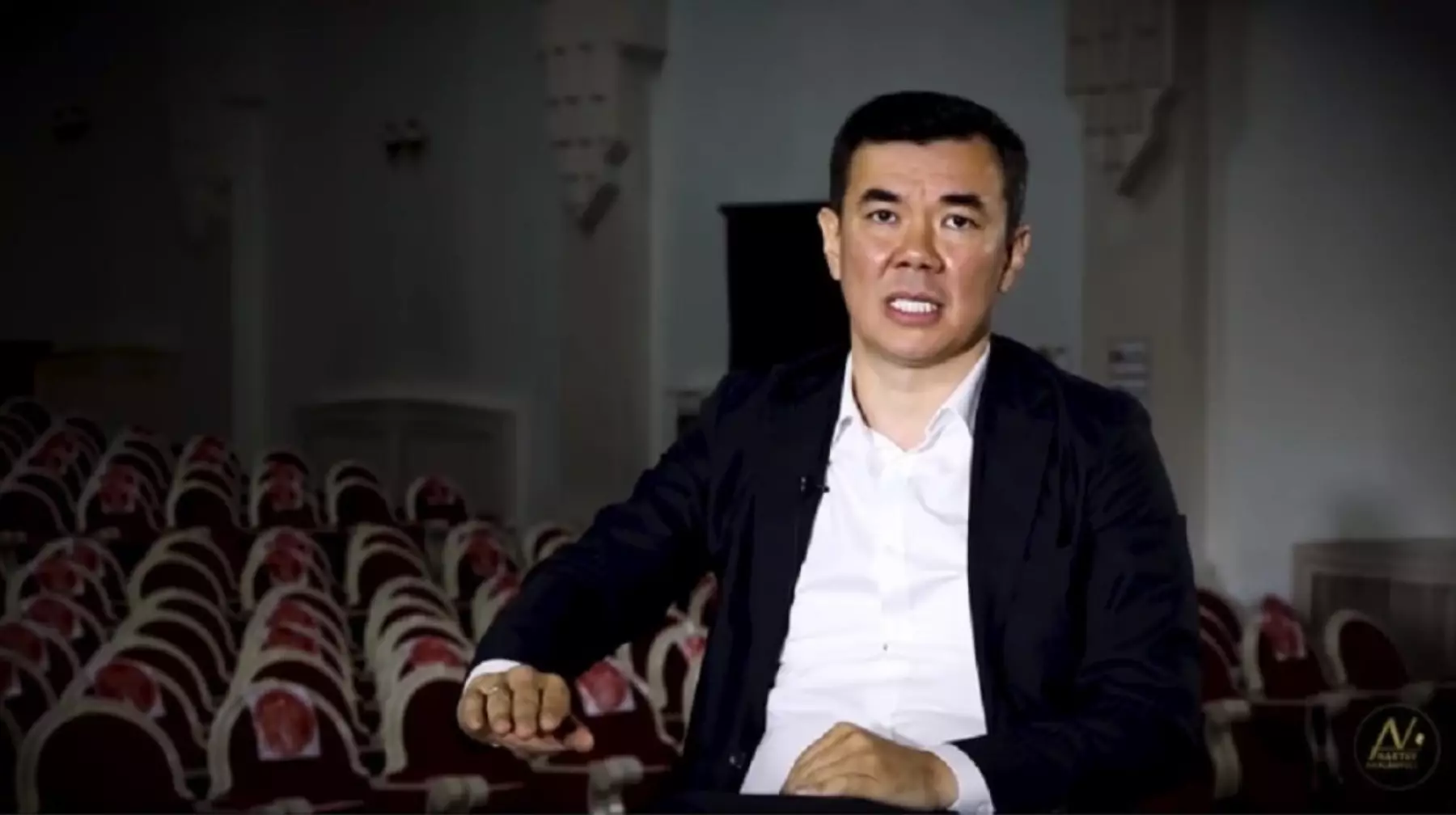 "Тіл проблемасын шешеміз десек, бәріміз қазақша үйренуіміз керек" - әртіс Нұрлан Қоянбаев
