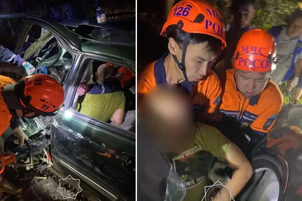 Водителя из искореженного авто вызволили спасатели в Алматинской области
