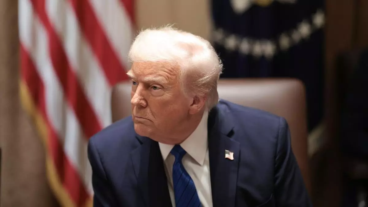 "Прямо в цель": Трамп заявил об "огромном ущербе" ядерным объектам Ирана"