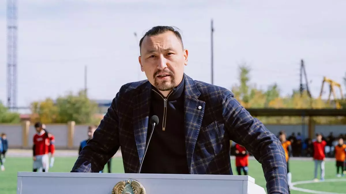 "Звонили свыше": Маулен вынуждено покидает Казахстан