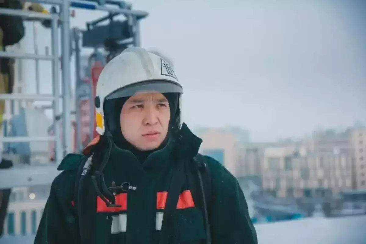 Президент вспомнил подвиг пожарного, погибшего в Астане