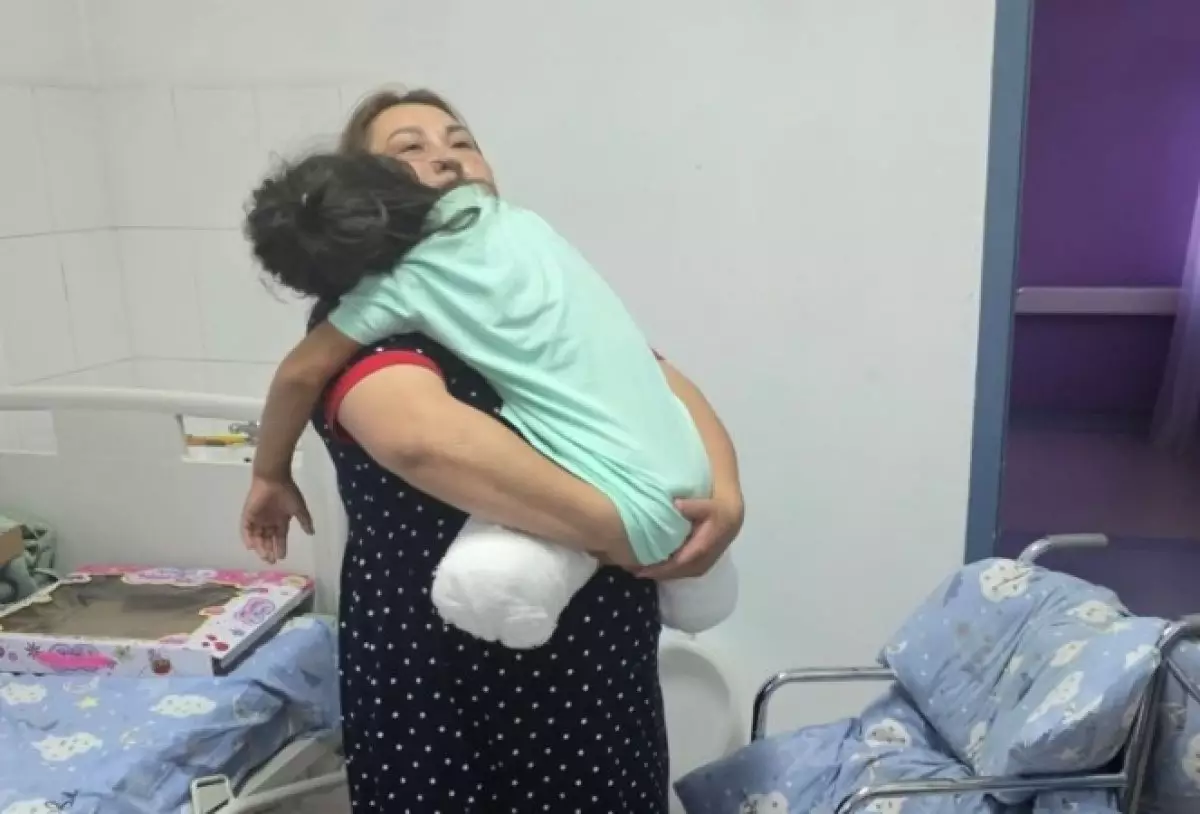 Где продолжает лечение потерявшая обе ноги в ДТП девочка (ВИДЕО)