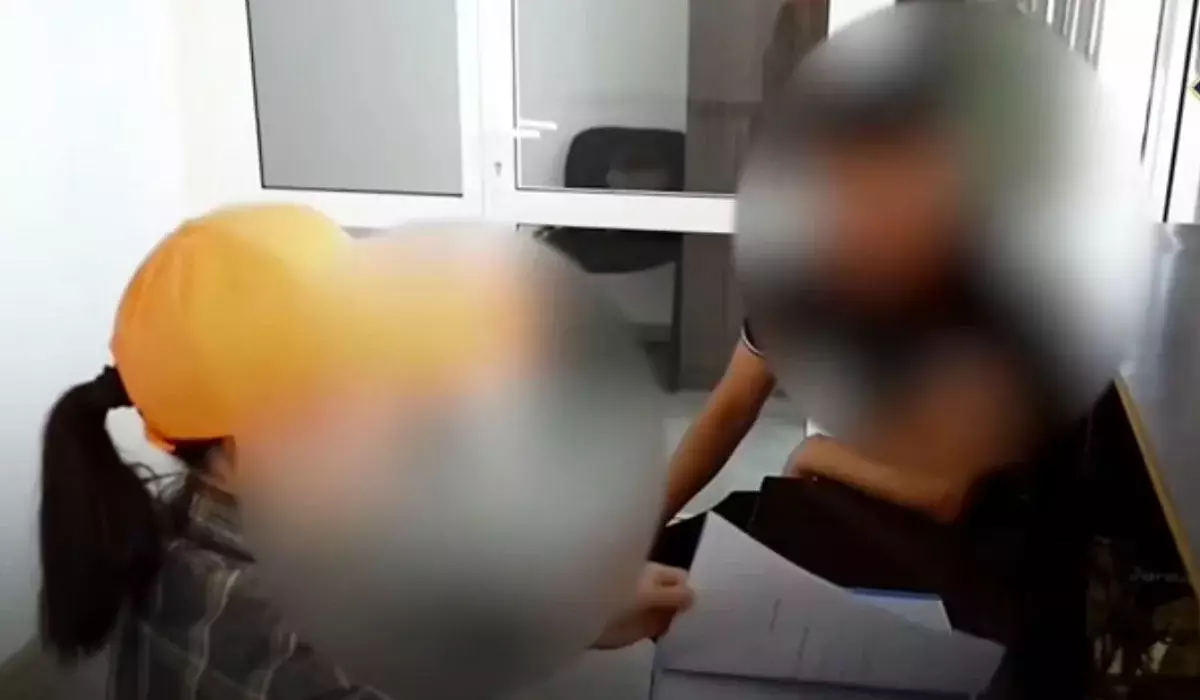 «Несиеңді жойып беремін»: күдікті әйел 200-ге жуық адамның 100 млн теңгесін қағып алған