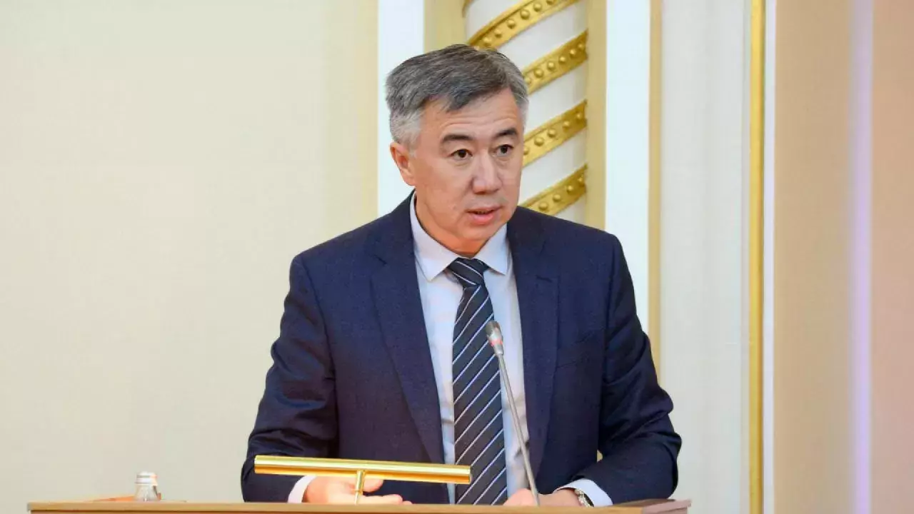 Ең төменгі жалақыны көтеру мәселесі мұқият талдауды қажет етеді – Жұманғарин