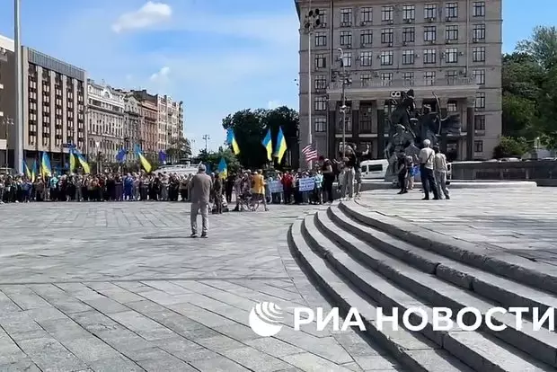 На майдане Незалежности собрался митинг против власти - новости на Lada.kz 25.06.2025