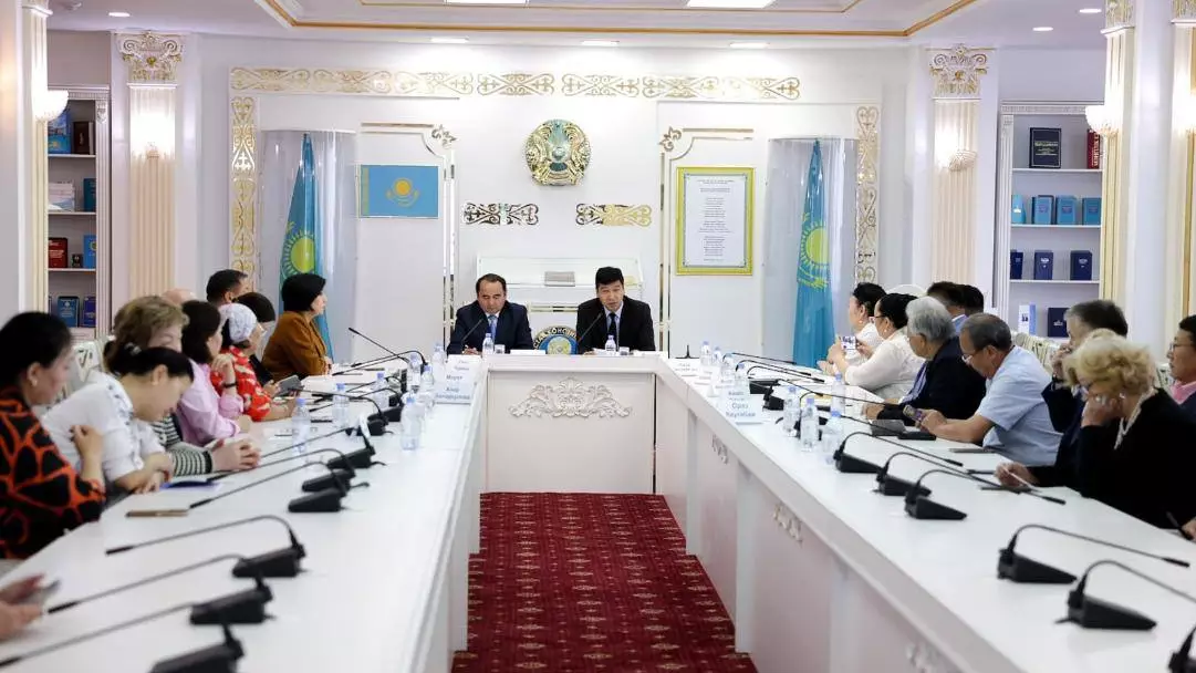 Абай Құнанбайұлының 180 жылдығына арналған халықаралық дөңгелек үстел өтті