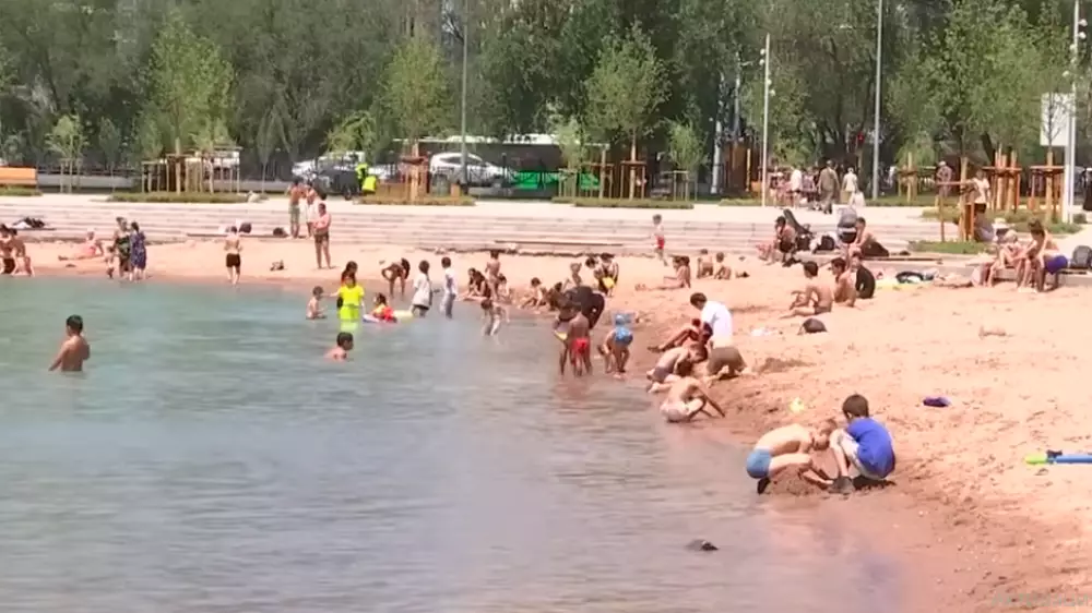 Отдыхающих на озере Сайран начали штрафовать на 19, 5 тысяч тенге