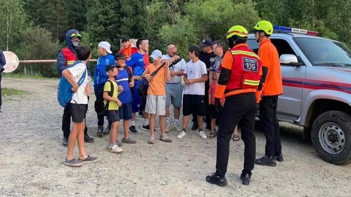 Во время прогулки в Алматы потерялись пять детей.