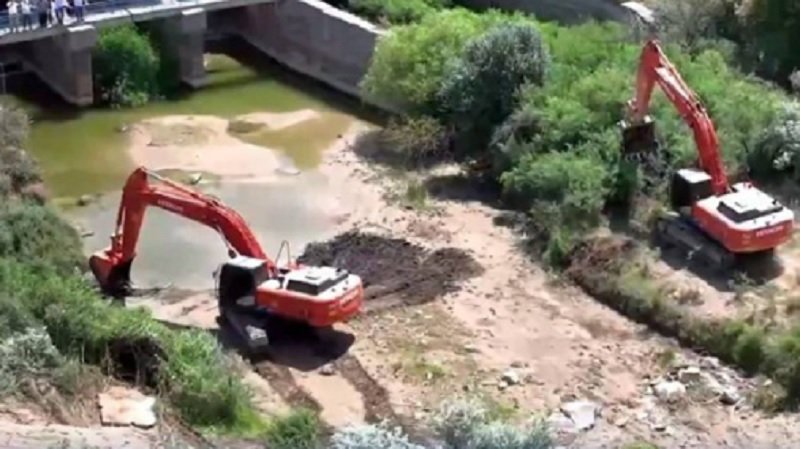 Первую за 40 лет очистку обводного канала начали в Жамбылской области