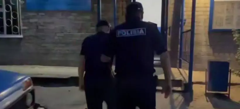 Устроившего дебош в автобусе мужчину задержали в Семее