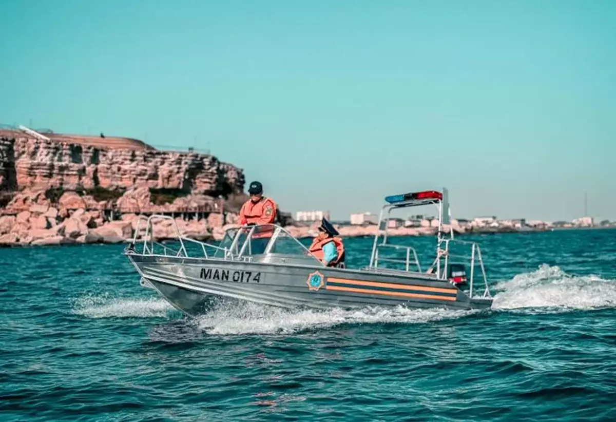 На побережье Каспийского моря МЧС установило мобильные посты