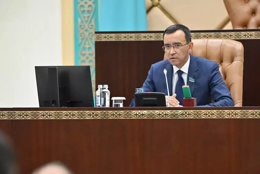Ашимбаев: Оснований для досрочных парламентских выборов нет