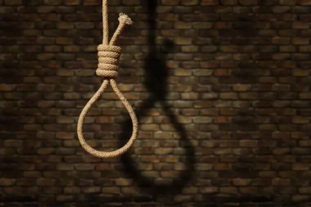 Иранда үш адам Израильге тыңшылық жасады деп дарға асылды