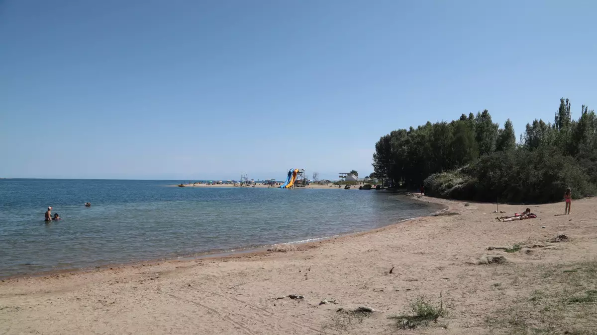 Казахстанка рассказала о цене отдыха на Балхаше