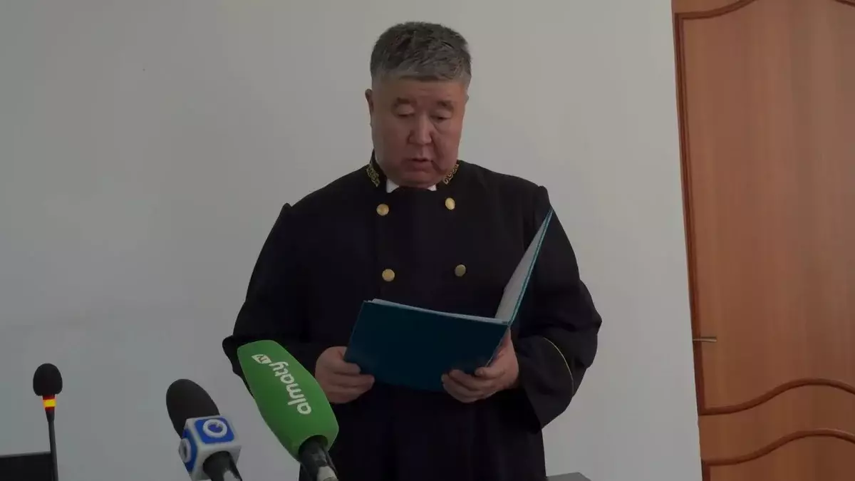 Анамызды өлтірген адам, өмір бақи бізді ұрған: әкесіне қатысты үкіммен балалары келіспейді