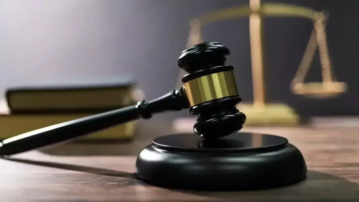Жезқазғанда әйел адам бөтен үйдің есігін ашамын деп ірі көлемде айыппұл арқалады