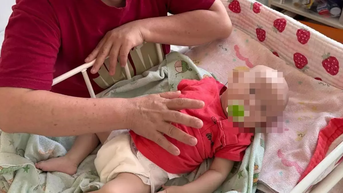"Существует высокий риск смерти": маленькая девочка из Усть-Каменогорска родилась с редким пороком сердца"