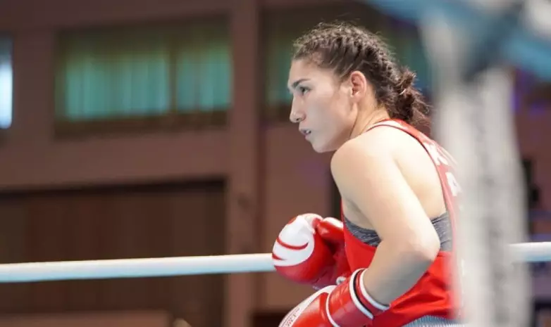 Казашка из России уверенно разобралась с чемпионкой мира из Казахстана. Видео