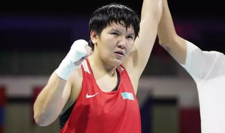 Чемпионки из Казахстана и России устроили зрелищный бой на сборах. Видео