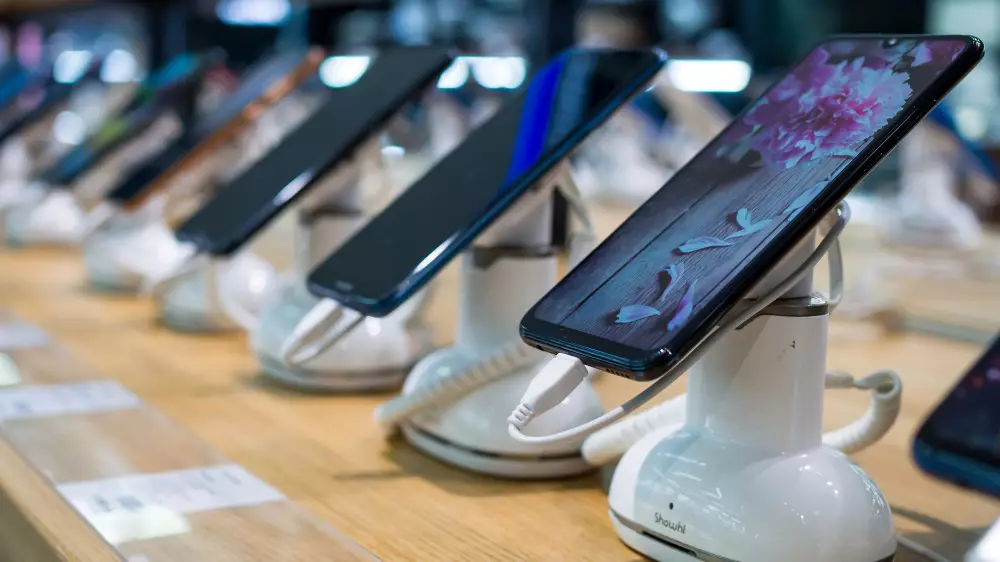 Блокировка смартфонов в Казахстане: почему дорожают смартфоны, ответил министр
