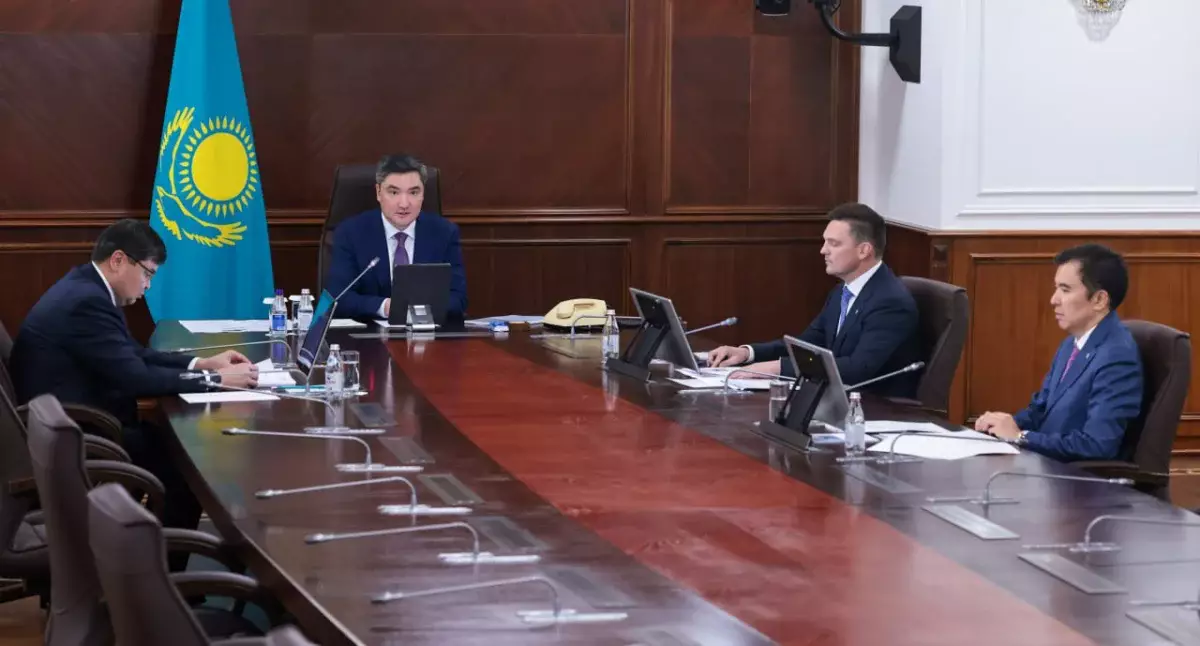 Олжас Бектенов провел заседание Совета Евразийского банка развития