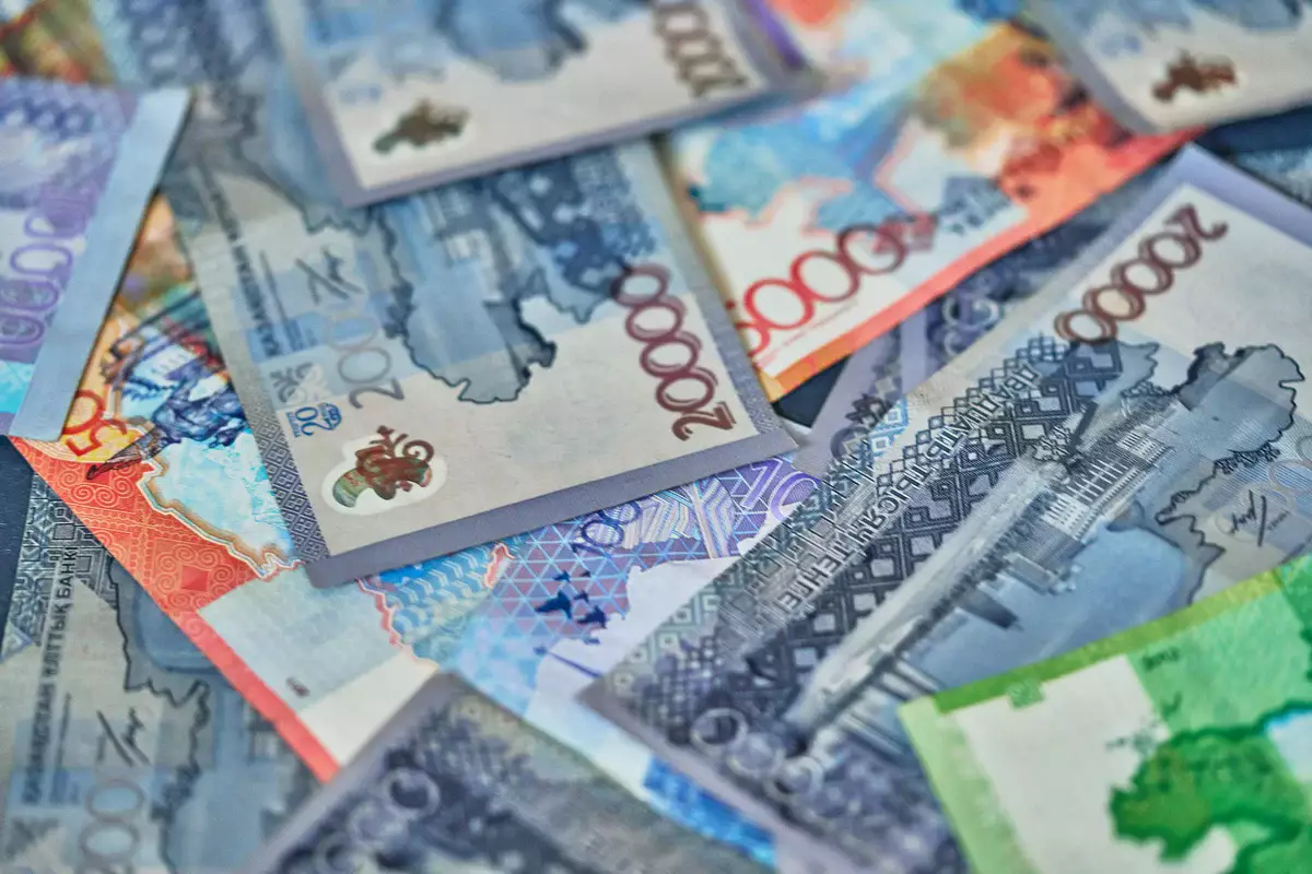 Депозиты в тенге обновили рекорд с 1996 года