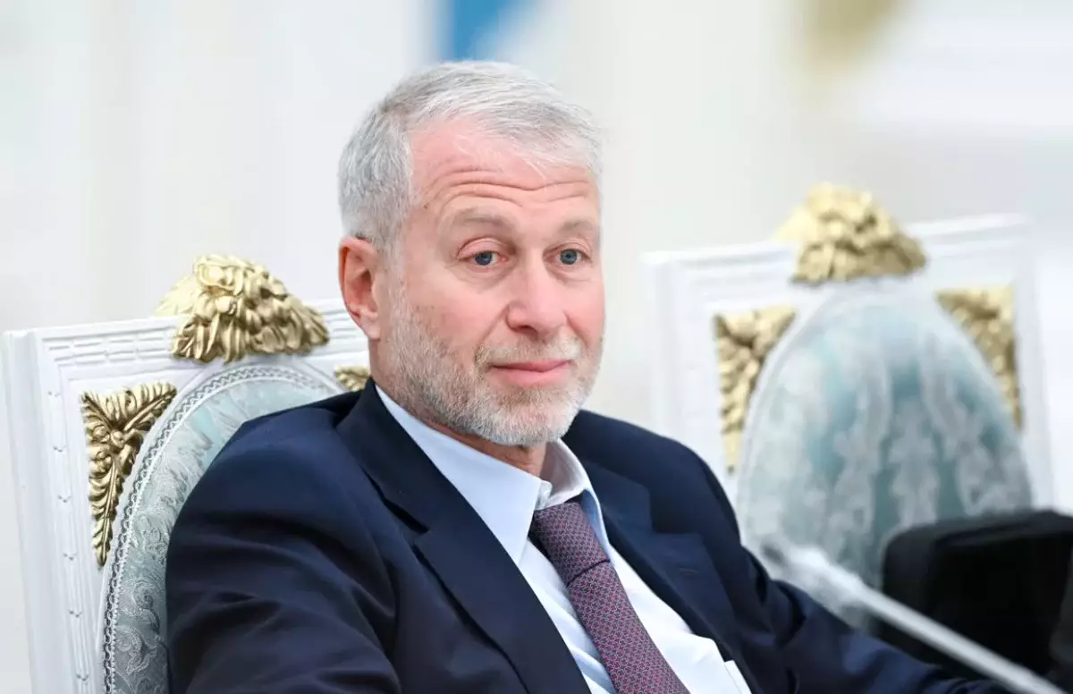 Челсиді сатқан миллиардер енді тек қайырымдылықпен айналыспақ