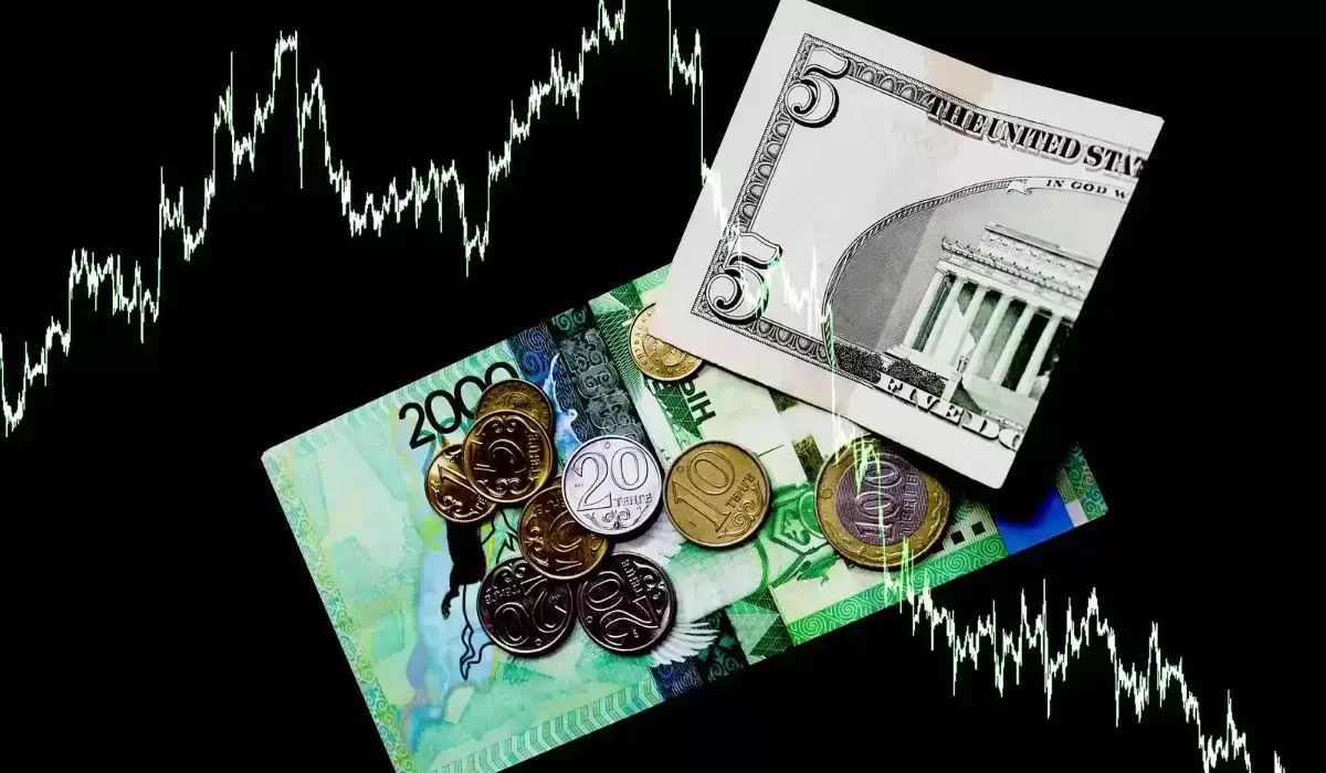 Сколько стоит доллар и евро в обменниках Казахстана