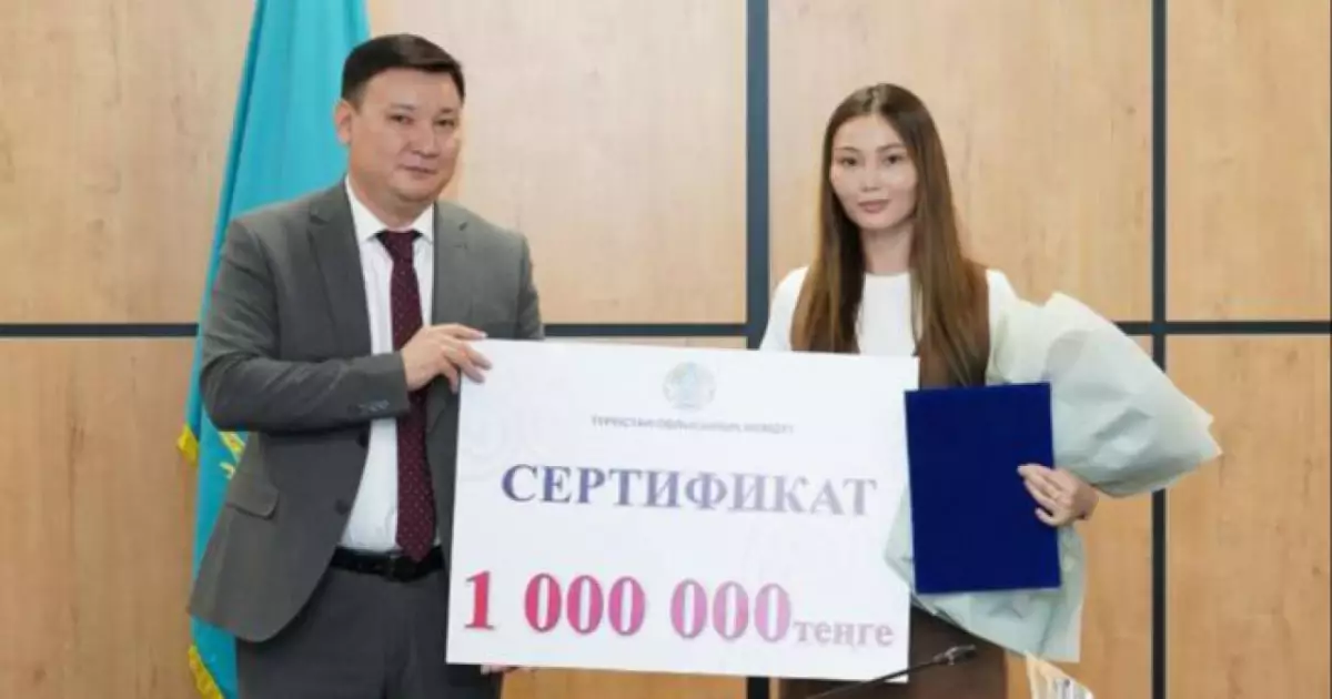 Түркістан облысының әкімдігі "Grand Winner – 2025" иегеріне 1 млн теңге қаржылай сертификат табыстады