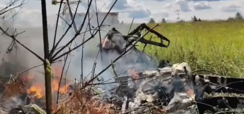 Есть погибшие: в России рухнул самолет
