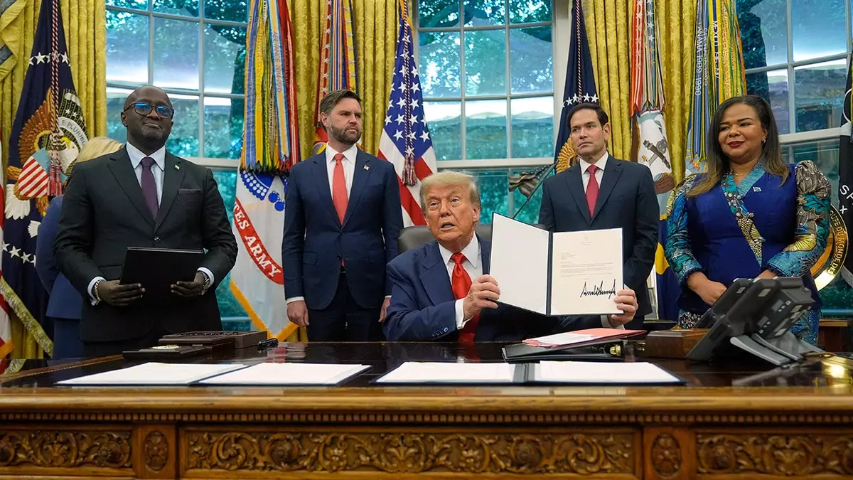 Трамп выполняет работу ООН на мировой арене, выступает в роли лидера в деле мира, в то время как генеральный секретарь зарабатывает больше в антиамериканской организации.