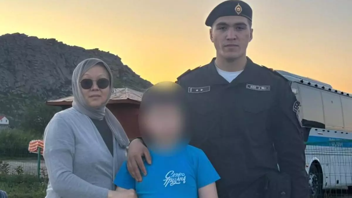 В течение нескольких часов проводился поиск ребенка, который потерялся у озера в ВКО.