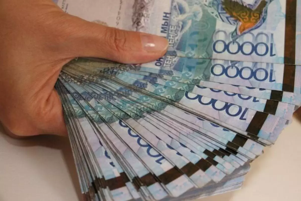 Астанчанку обвинили в 100 эпизодах мошенничества на 300 млн тенге