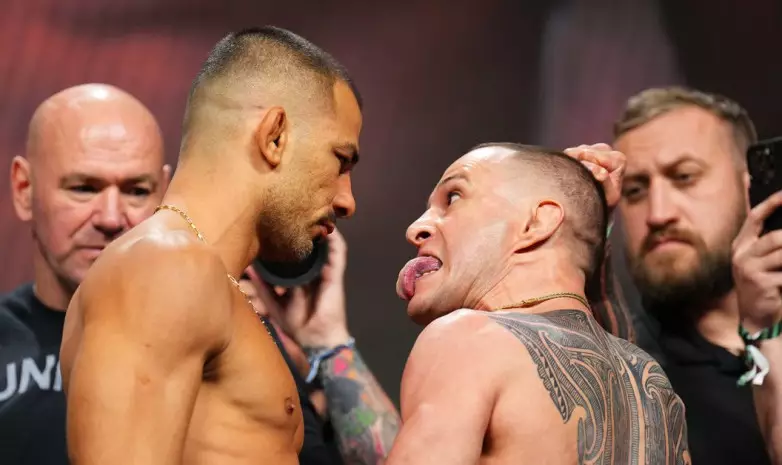 Зрелищный нокаут решил бой за титул чемпиона UFC. Видео