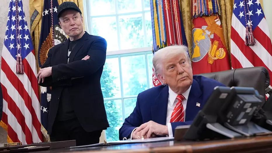 Трамп называет Илона Маска "замечательным парнем", несмотря на новую критику "большого, прекрасного закона".