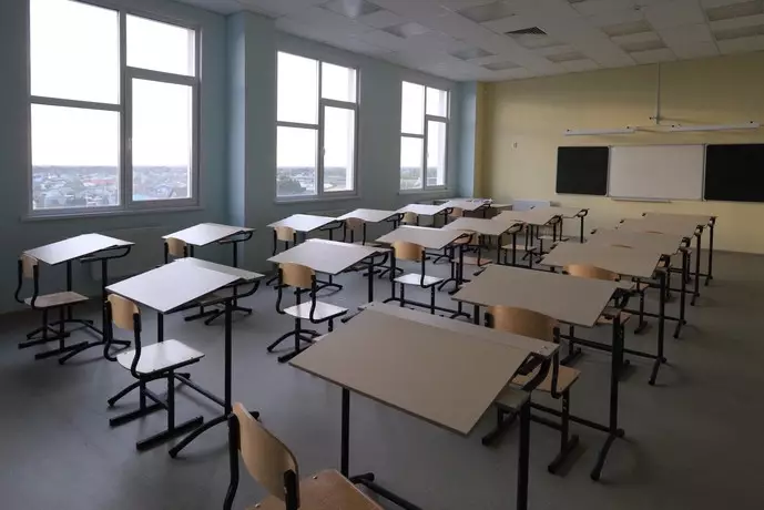 В Караганде школу "продали" с нарушениями