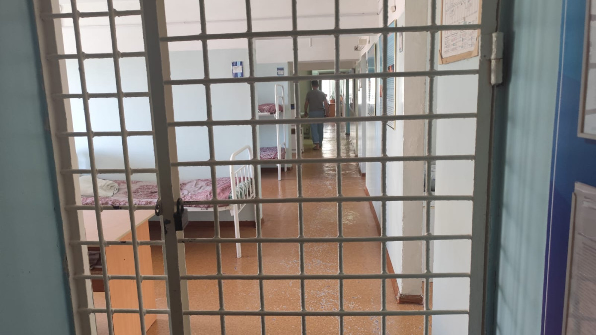 «Секс за дозу и мефедрон в коляске!». Почему врачи сравнивают синтетические наркотики с войной?