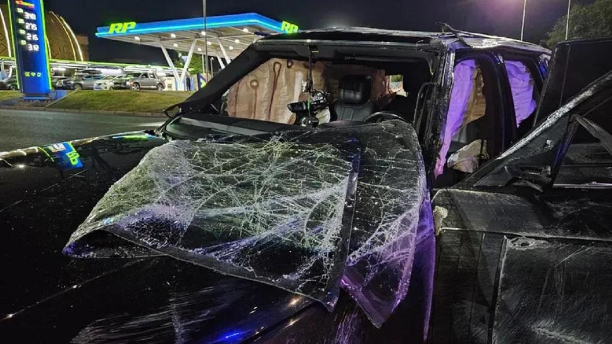 В аварии с внедорожником Range Rover в Алматы пострадали два человека.