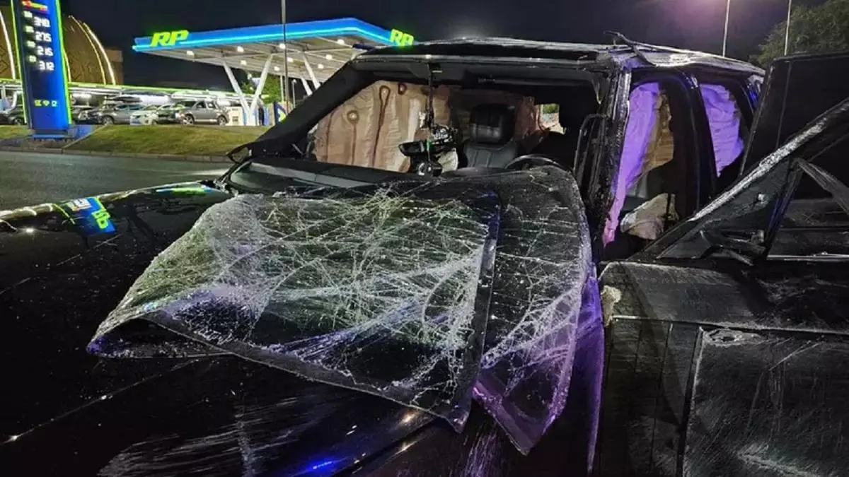 В аварии с внедорожником Range Rover в Алматы пострадали два человека.