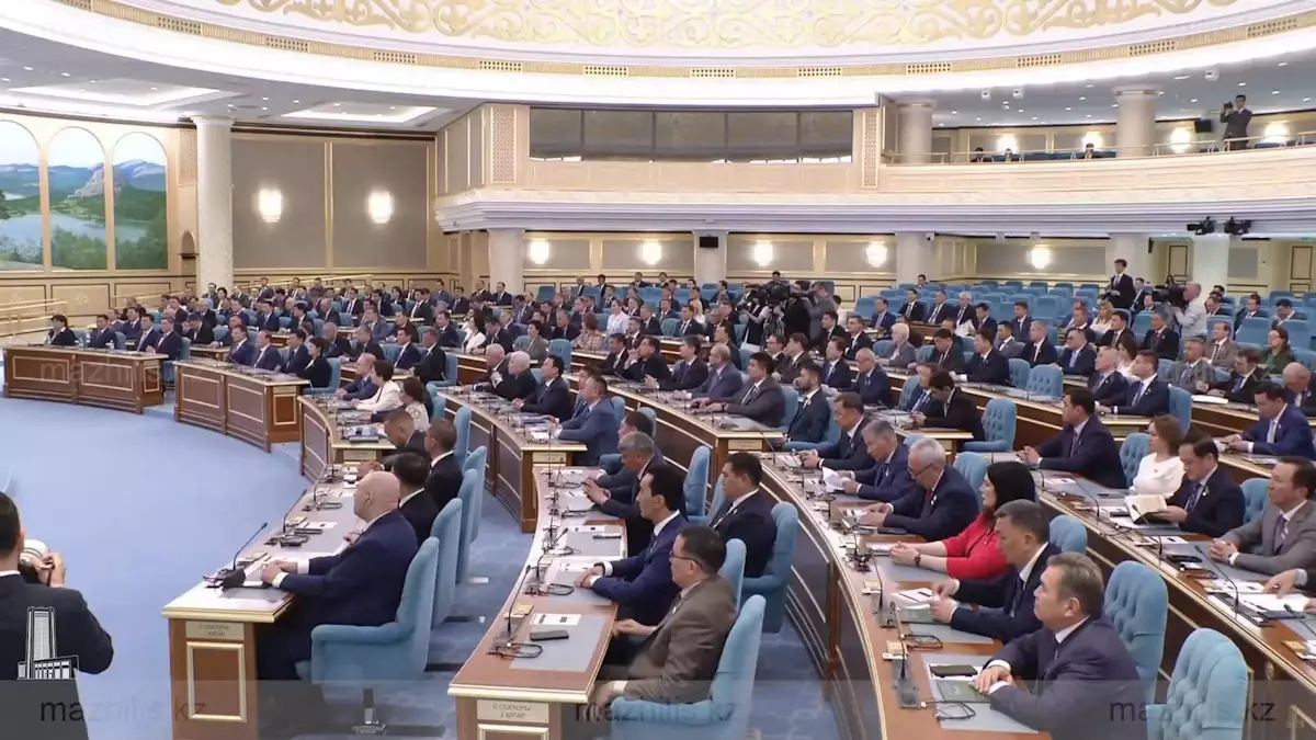 Парламент завершил сессию и ушёл на летние каникулы