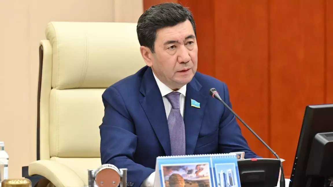 Мәжіліс төрағасы Қошанов Үкіметті сынап тастады