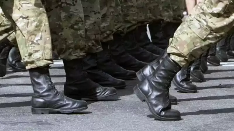 За незаконный призыв оштрафовали военкома в Казахстане