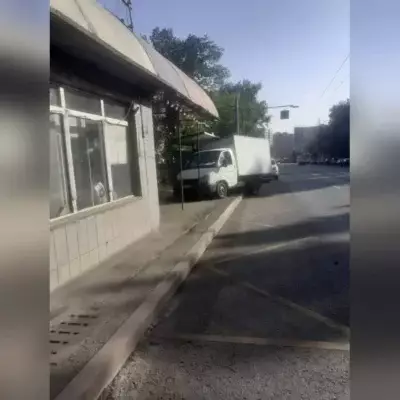 Водитель ГАЗели сбил девушку на остановке в Алматы