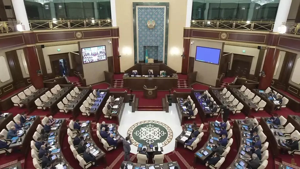 Парламент депутаттары каникулға шықты