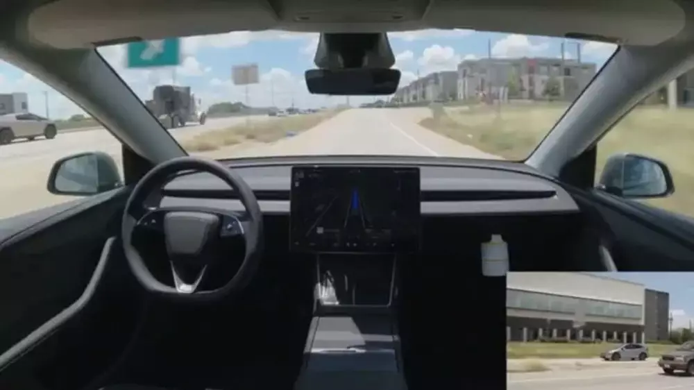 Tesla впервые самостоятельно доехала от завода до клиента. Видео