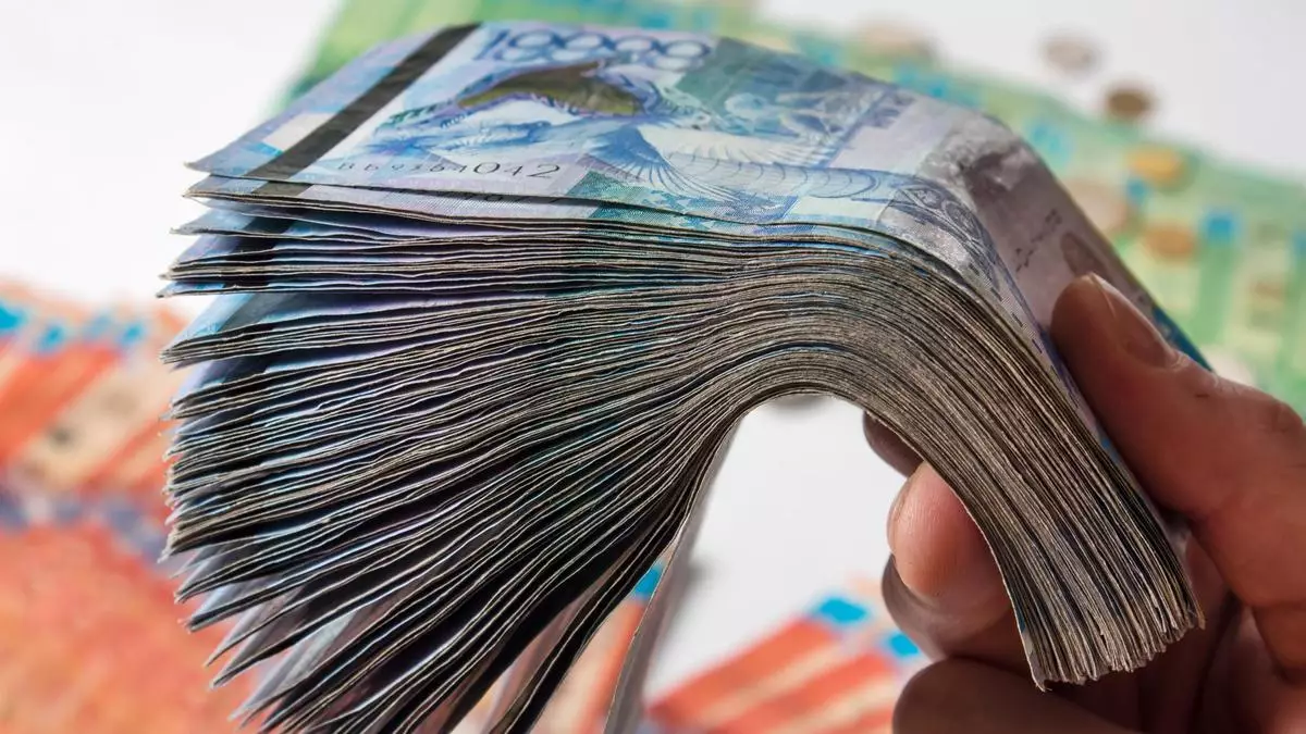 После требования вернуть 1,3 млн тенге казахстанец заявил, что он продал свой банковский счет.