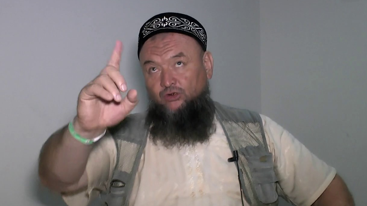 "Балаға бұтын уқалатқыш" имам жарнаманың көкесін жасады (ВИДЕО)