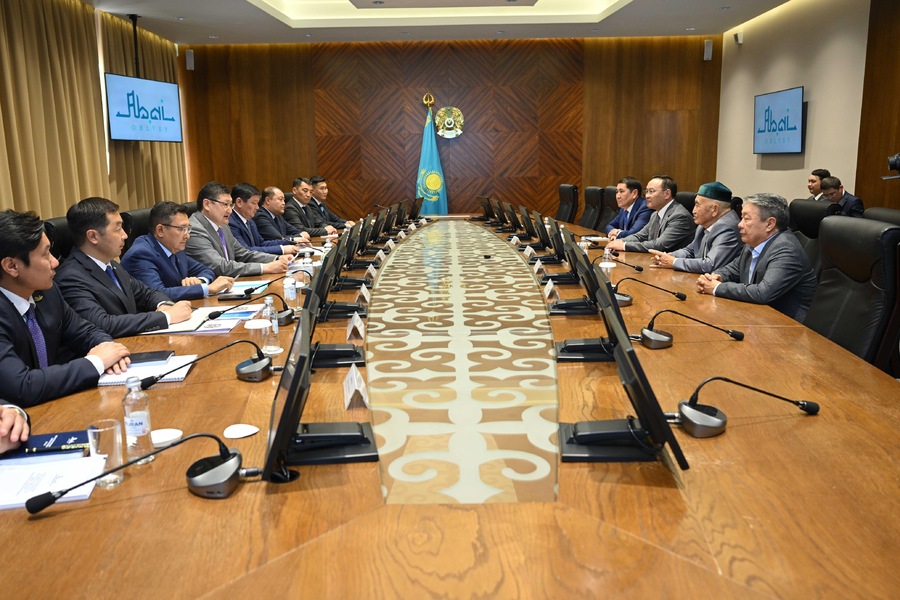 Семейге Маңғыстау облысының делегациясы келді